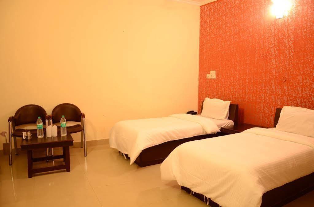 Hotel Le Princess @ Airport New Delhi Extérieur photo